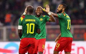 Kamerun ke Perempat Final Setelah Susah Payah Tekuk 10 Pemain Comoros