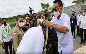 Wakil Bupati Barito Utara Sambut Kedatangan Wamen PUPR dan Wamen KLHK