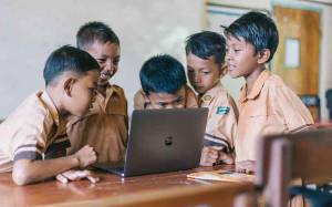 Hari Internet Aman bagi Anak Perlu Diimbangi dengan Literasi Digital