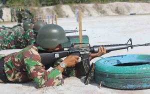 Anggota Kodim Palangka Raya Latihan Menembak Senjata Ringan