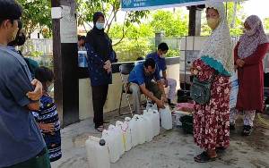 Operasi Pasar Minyak Goreng PT CBI Bantu Pelaku UMKM di Baamang