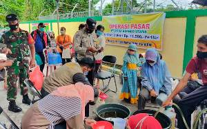 PT CBU Kembali Gelar Operasi Pasar Minyak Goreng Murah di Kelurahan Menteng
