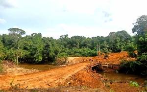 Kodim Muara Teweh Bangun Jembatan Sungai Palili untuk 6 Desa Terisolir
