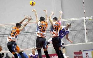 Tim Bola Voli Putra di Grup A Bersama Tuan Rumah pada SEA Games Hanoi