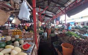 Pertengahan Ramadan, Aktivitas Jual Beli di Pasar Kuala Pembuang Meningkat