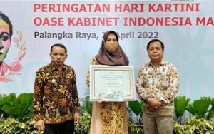 Pendiri Bank Sampah Mentari Barito Timur Terima Penghargaan Hari Kartini Tingkat Nasional