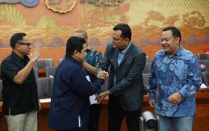Panja DPR Sepakat Selamatkan Garuda Indonesia