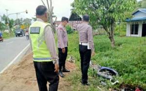 2 Sepeda Motor Kecelakaan di Jalan Trans Kalimantan Kapuas Timur