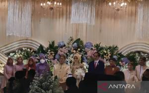 Jokowi Hadiri Pernikahan Anak Guru Ngajinya di Sukoharjo
