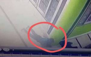 Barang Berharga Pengunjung Masjid Dicuri, Pelaku Terekam CCTV