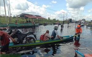 Jadi Langganan Banjir, Jalan Pangkalan Bun-Kotawaringin Lama Km 30 Agar Ditinggikan