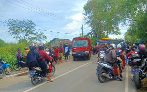 Evakuasi Mobil Terbalik Akibatkan Antrean Panjang di Jalan Mahir Mahar