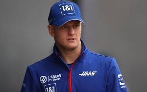 Schumacher Ingin Kembali ke F1 Setelah Digantikan Hulkenberg