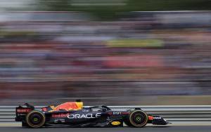 Verstappen Menangi GP Hungaria, Duet Mercedes Naik Podium Lagi