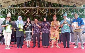 Wakil Bupati Barito Timur Buka Festival Budaya Nansarunai Jajaka