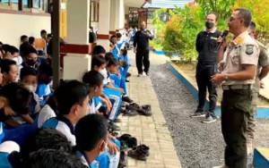 Antisipasi Kenakalan Remaja, Satpol PP dan Damkar Kapuas Gencar Edukasi ke Sekolah