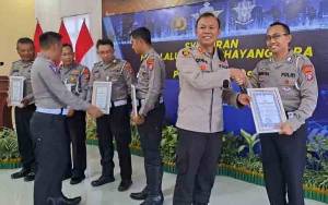 Lima Personel Satlantas Polres Kapuas Terima Penghargaan di Hari Lalu Lintas Bhayangkara