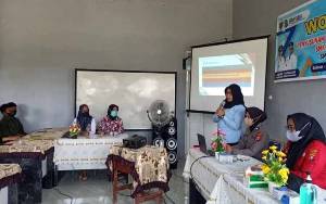 Tim Sambang Polwan Sosialisasikan Anti Perundungan di SMKN 3 Kuala Kapuas