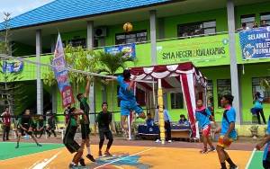 Puluhan Tim Ikuti Turnamen Bola Voli SMAN 2 Kuala Kapuas