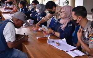 Pemkab Kobar Salurkan Bantuan Bernilai Ratusan Juta Rupiah untuk KPM dan IKM