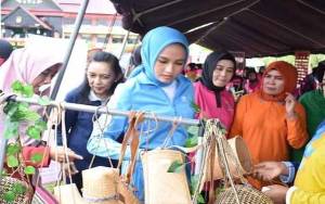 IKM Diajak Manfaatkan Central Borneo Souvernir Sebagai Pusat Promosi Kerajinan Lokal