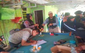 Polisi Geledah Rumah Terduga Bandar Sabu di Kawasan Puntun