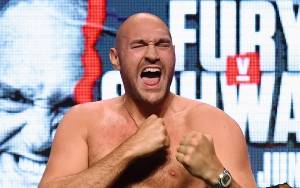 Tyson Fury Pertahankan Gelar WBC dengan Hentikan Chisora
