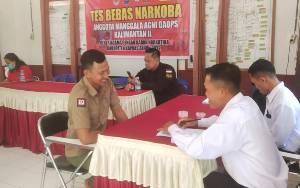 Anggota Manggala Agni Daop Kalimantan II Kapuas Jalani Tes Urine