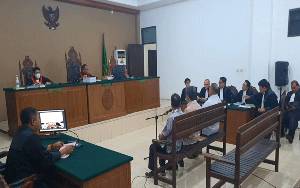Terdakwa Perkara Korupsi Pembuatan Kontainer Lapak PKL Yos Sudarso Minta Dibebaskan