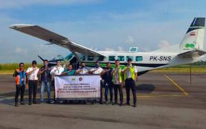 Terbang Perdana Smart Aviation di Bandara Kuala Pembuang Angkut 8 Penumpang ke Banjarmasin