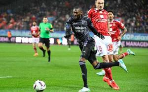 Lyon Pinjamkan Karl Toko-Ekambi kepada Rennes