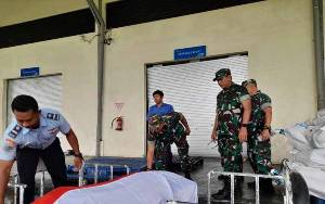 Jenazah Prajurit TNI yang Tewas di Papua Tiba di Bandara Lombok