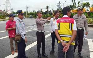 Satlantas Polres Kapuas Bersama Ditlantas Polda Kalteng Survei Jalan untuk Kesiapan Arus Mudik Idul Fitri