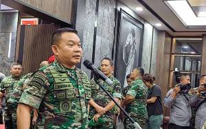 Kasad Berangkatkan Pasukan TNI AD ke Papua Tangani Aksi Teror KKB