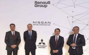 Patahkan Isu Pecah, Renault Nissan Umumkan Inisiatif Baru Aliansi