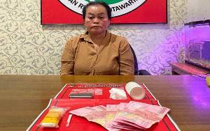 Ibu-Ibu di Sampit ini Ditangkap Polisi akibat Bisnis Haram