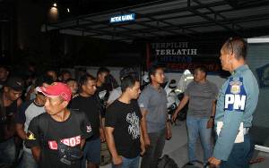 TNI Gagalkan Keberangkatan 17 Pekerja Migran Ilegal di Dumai