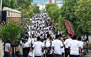Ribuan Peserta Ikuti Jalan Sehat Peringati 25 Tahun Kementerian BUMN