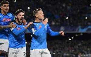 Napoli ke Perempat Final Setelah Menang Agregat 5-0 atas Frankfurt