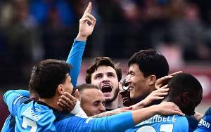 Hajar Torino 4-0, Napoli Makin Sulit Dikejar di Puncak Klasemen