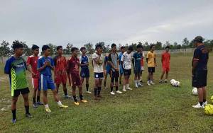 Persiapan Porprov Kalteng 2023, Tim Sepak Bola Kobar Tetap Latihan di Bulan Puasa