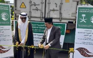 Indonesia Terima Hadiah 100 Ton Kurma dari Arab Saudi