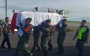 Jenazah TNI Korban Kontak Tembak Dimakamkan di Sumbawa