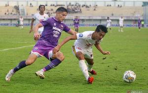 Persita Tangerang Hancurkan Persib Bandung Empat Gol Tanpa Balas