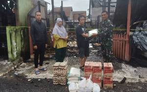 Kodim 1011 Kuala Kapuas Salurkan Bantuan Korban Kebakaran di Perumnas Pulau Telo