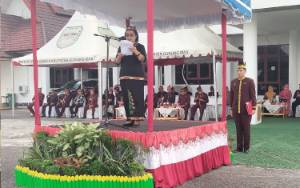Wakil Bupati Gunung Mas Bacakan Sambutan Gubernur di Upacara Hari Jadi ke-66 Provinsi Kalteng