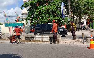 Dinas PUPR Kotim Mulai Bongkar Pembatas Jalan di Depan RSUD dr Murjani Sampit
