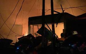 Kebakaran di Jalan Ramin II Palangka Raya Hanguskan Dua Rumah