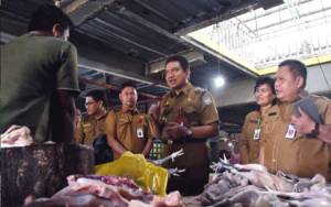 Pj. Bupati Kobar Monitoring Pasar Indra Sari untuk Cek Aktivitas Perekonomian