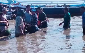 Tim SAR Mataram Evakuasi Jasad Pemancing yang Tenggelam di Bima